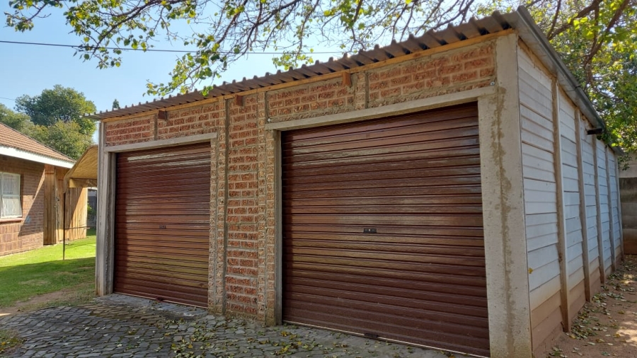 3 Bedroom Property for Sale in Crystal Park Gauteng