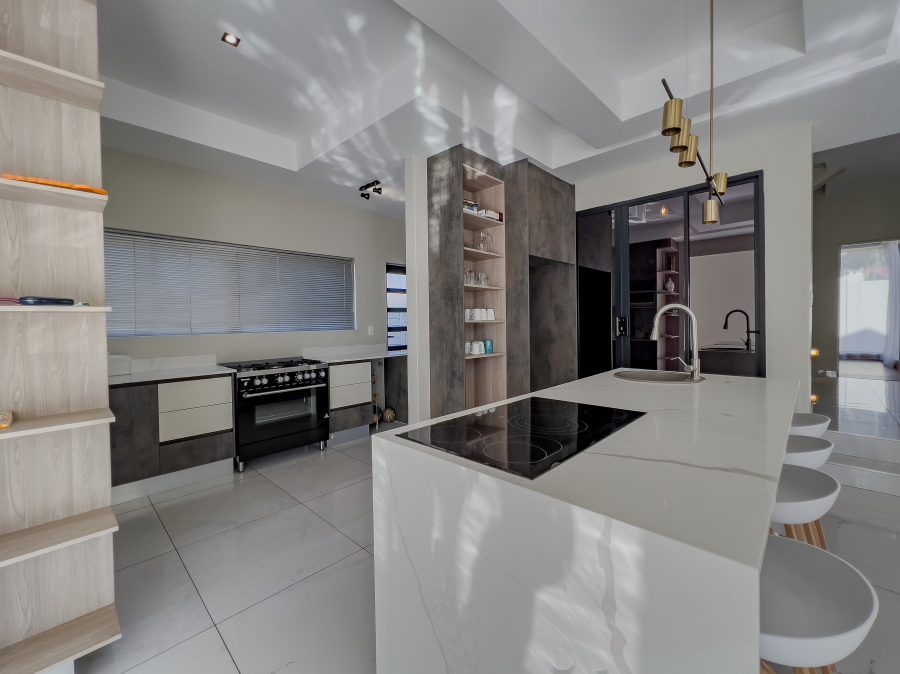 5 Bedroom Property for Sale in Terenure Gauteng