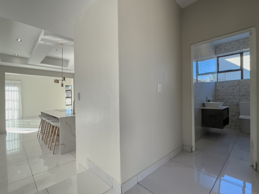 5 Bedroom Property for Sale in Terenure Gauteng