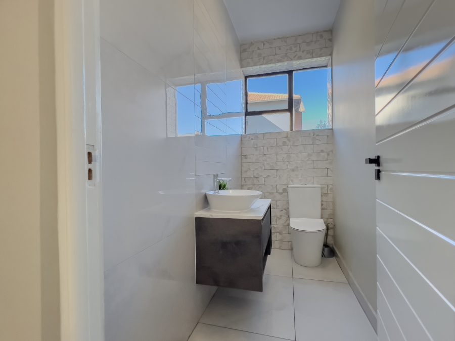 5 Bedroom Property for Sale in Terenure Gauteng