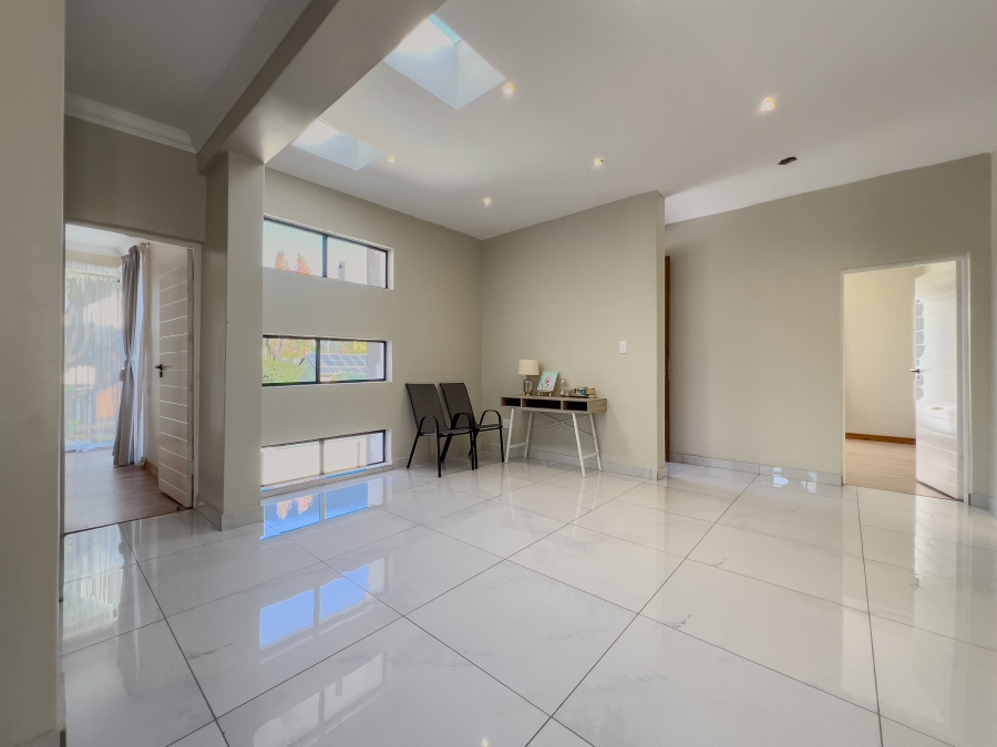 5 Bedroom Property for Sale in Terenure Gauteng