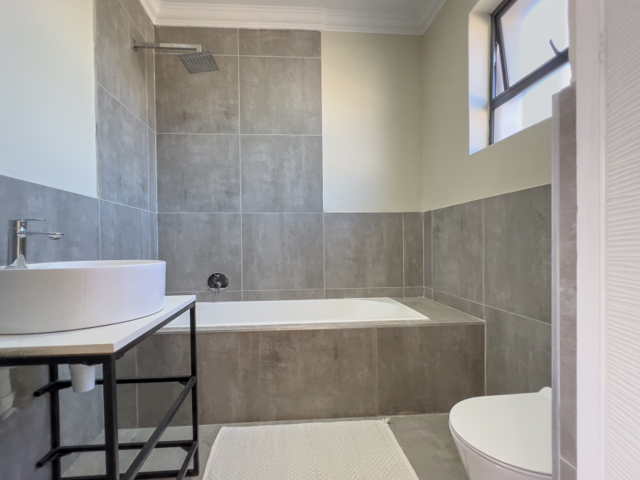 5 Bedroom Property for Sale in Terenure Gauteng