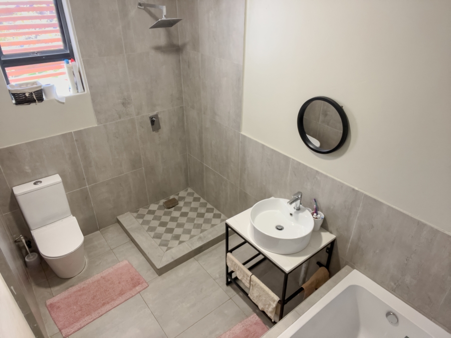 5 Bedroom Property for Sale in Terenure Gauteng