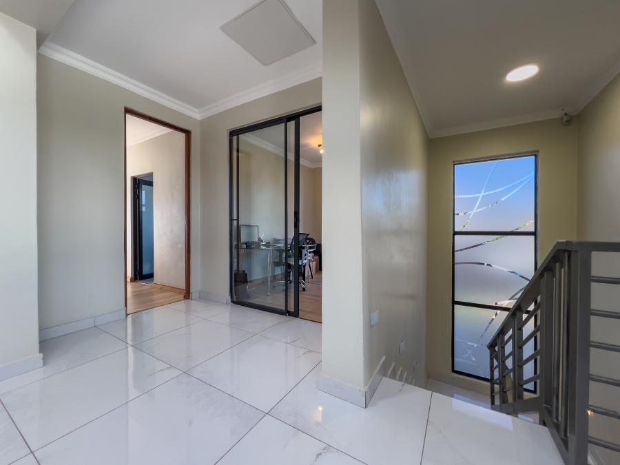 5 Bedroom Property for Sale in Terenure Gauteng