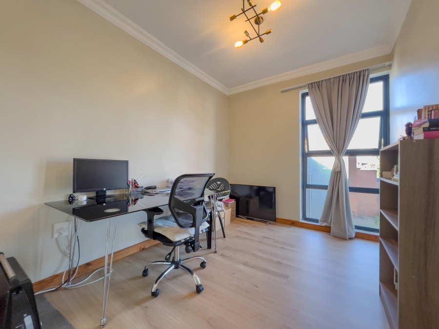 5 Bedroom Property for Sale in Terenure Gauteng