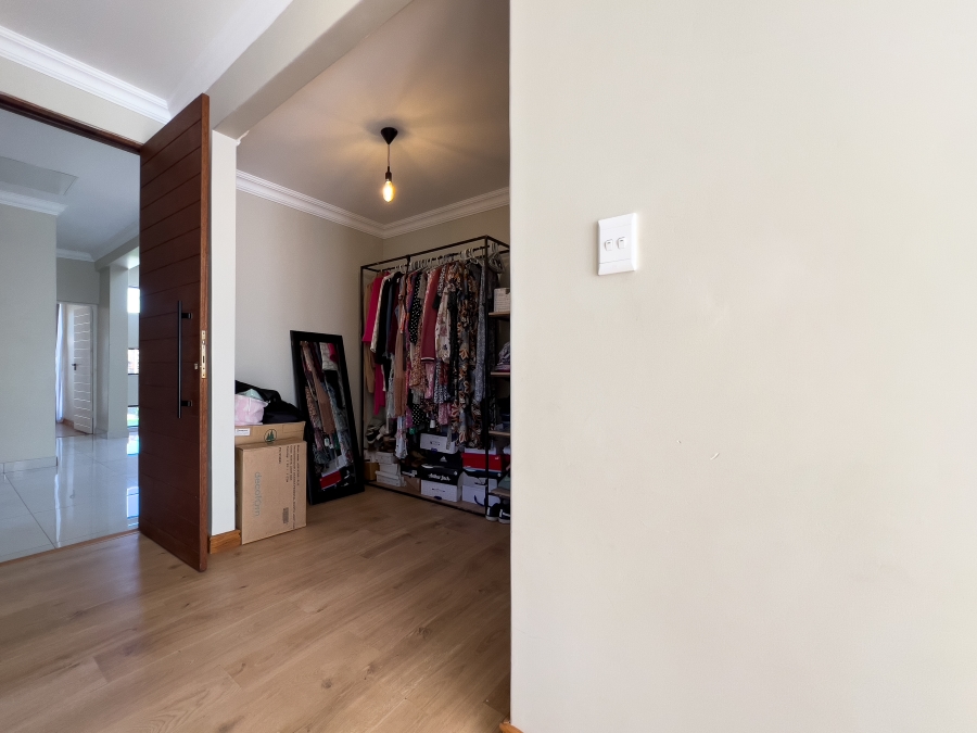 5 Bedroom Property for Sale in Terenure Gauteng