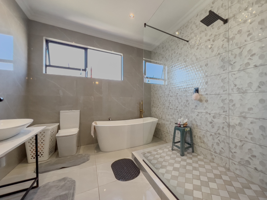 5 Bedroom Property for Sale in Terenure Gauteng