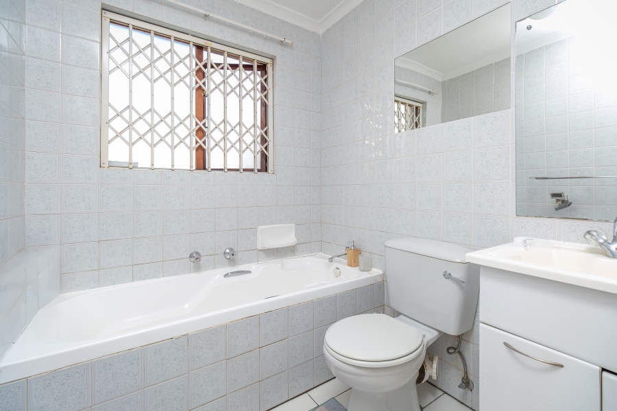2 Bedroom Property for Sale in Sunninghill Gauteng