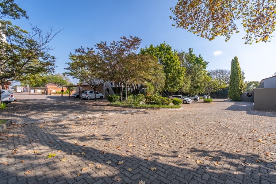 2 Bedroom Property for Sale in Sunninghill Gauteng