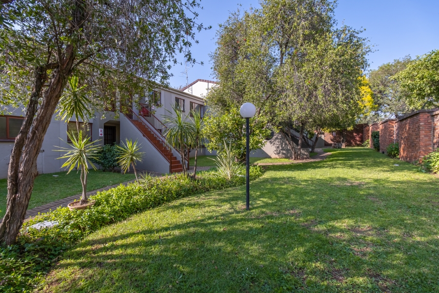 2 Bedroom Property for Sale in Sunninghill Gauteng