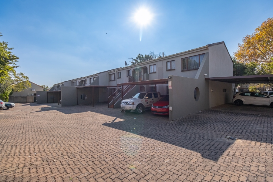 2 Bedroom Property for Sale in Sunninghill Gauteng