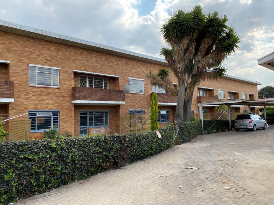 To Let 2 Bedroom Property for Rent in Linden Gauteng
