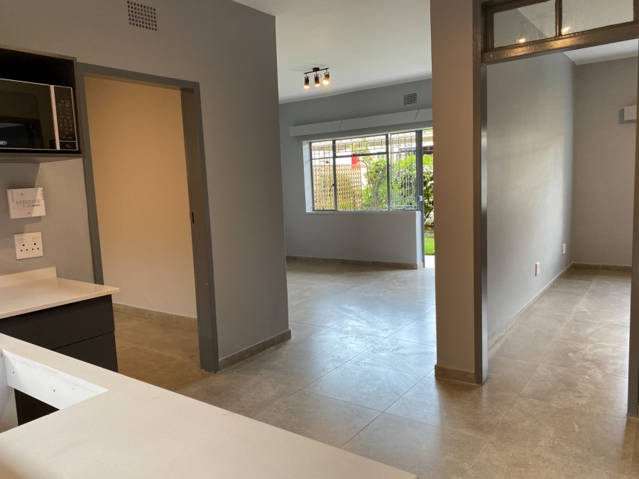 To Let 2 Bedroom Property for Rent in Linden Gauteng