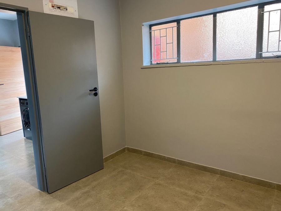 To Let 2 Bedroom Property for Rent in Linden Gauteng