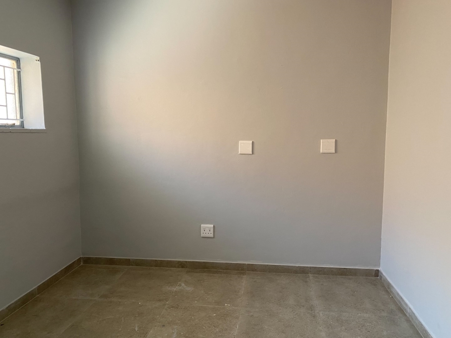 To Let 2 Bedroom Property for Rent in Linden Gauteng