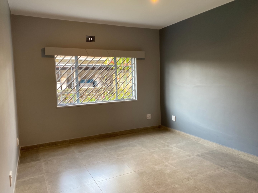 To Let 2 Bedroom Property for Rent in Linden Gauteng