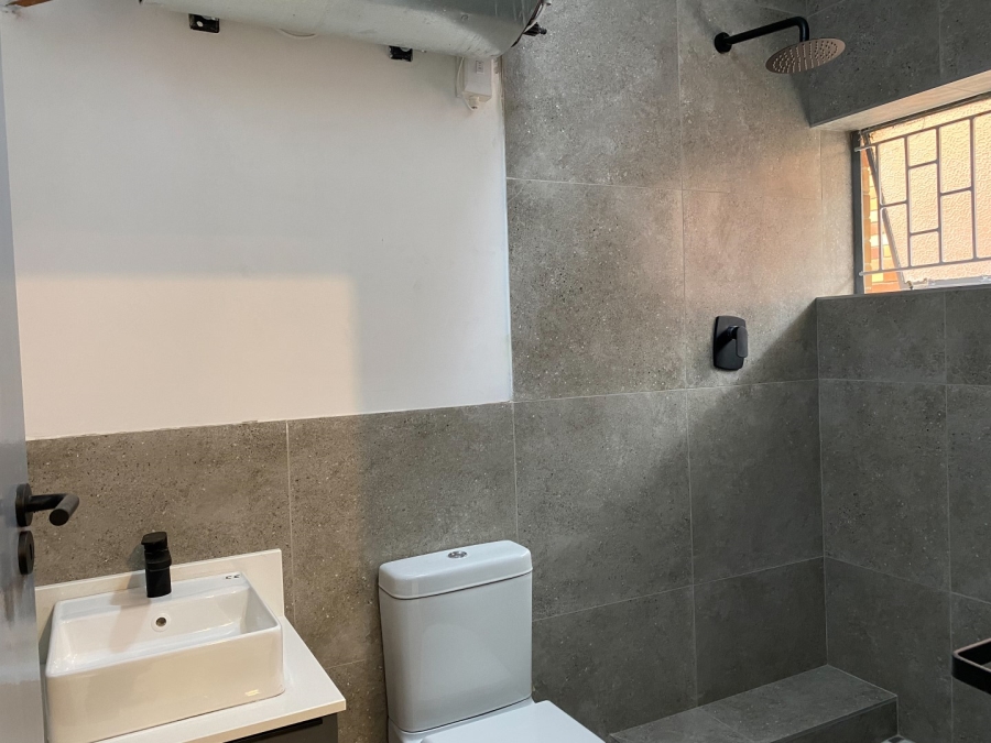 To Let 2 Bedroom Property for Rent in Linden Gauteng