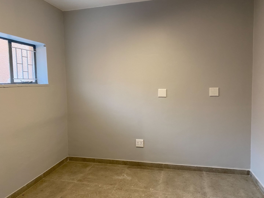 To Let 2 Bedroom Property for Rent in Linden Gauteng