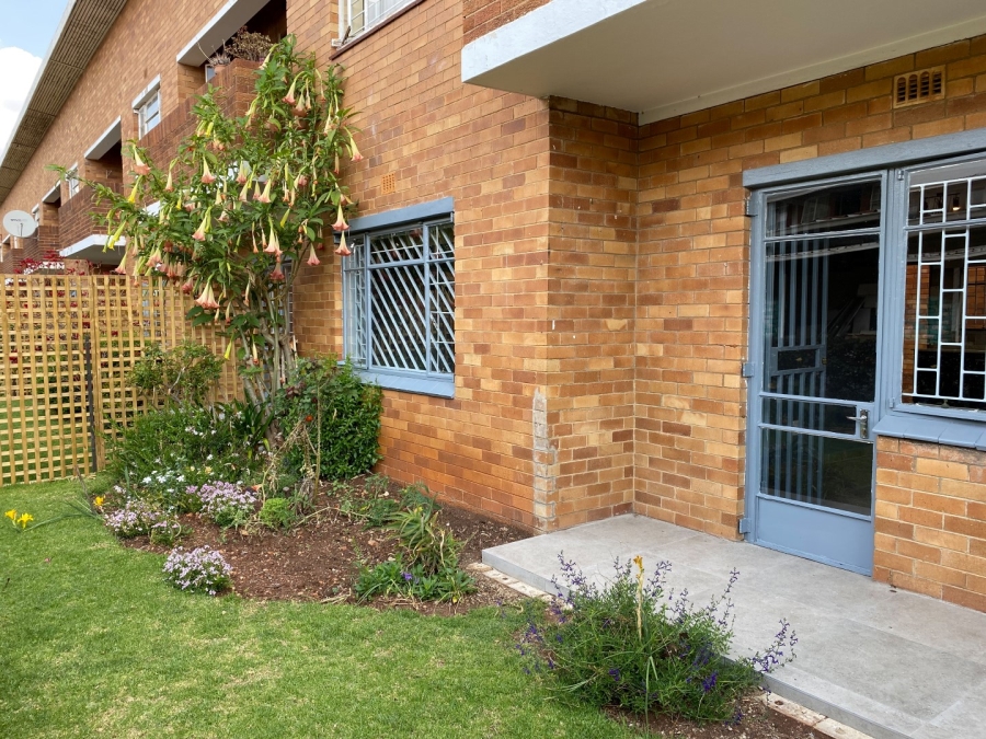 To Let 2 Bedroom Property for Rent in Linden Gauteng