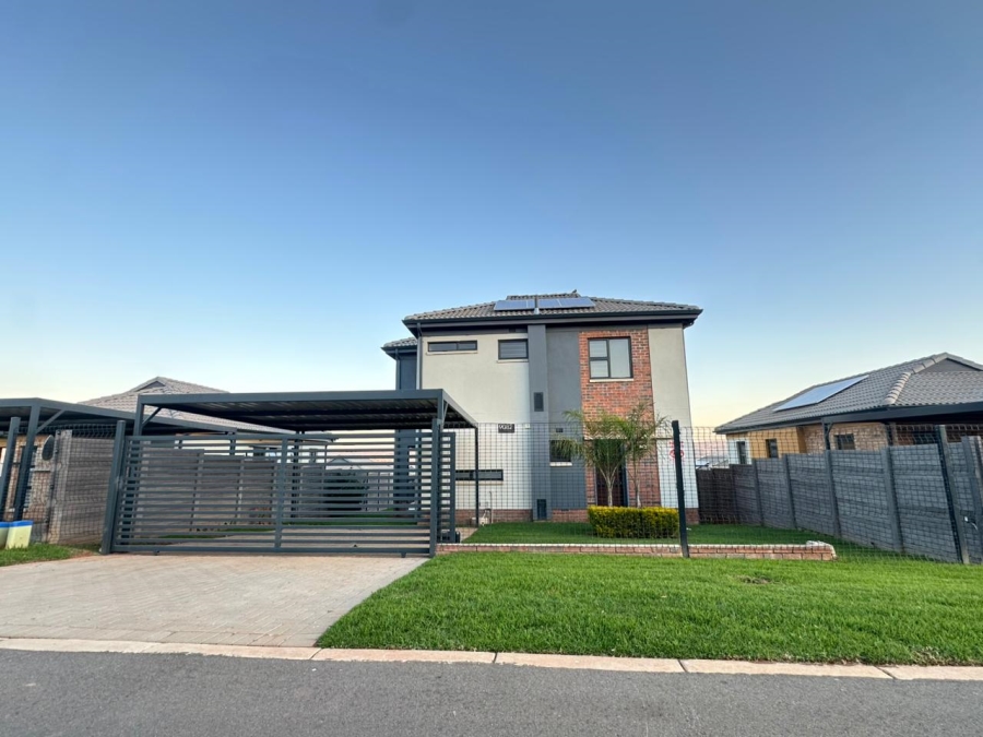 4 Bedroom Property for Sale in Lotus Gardens Gauteng