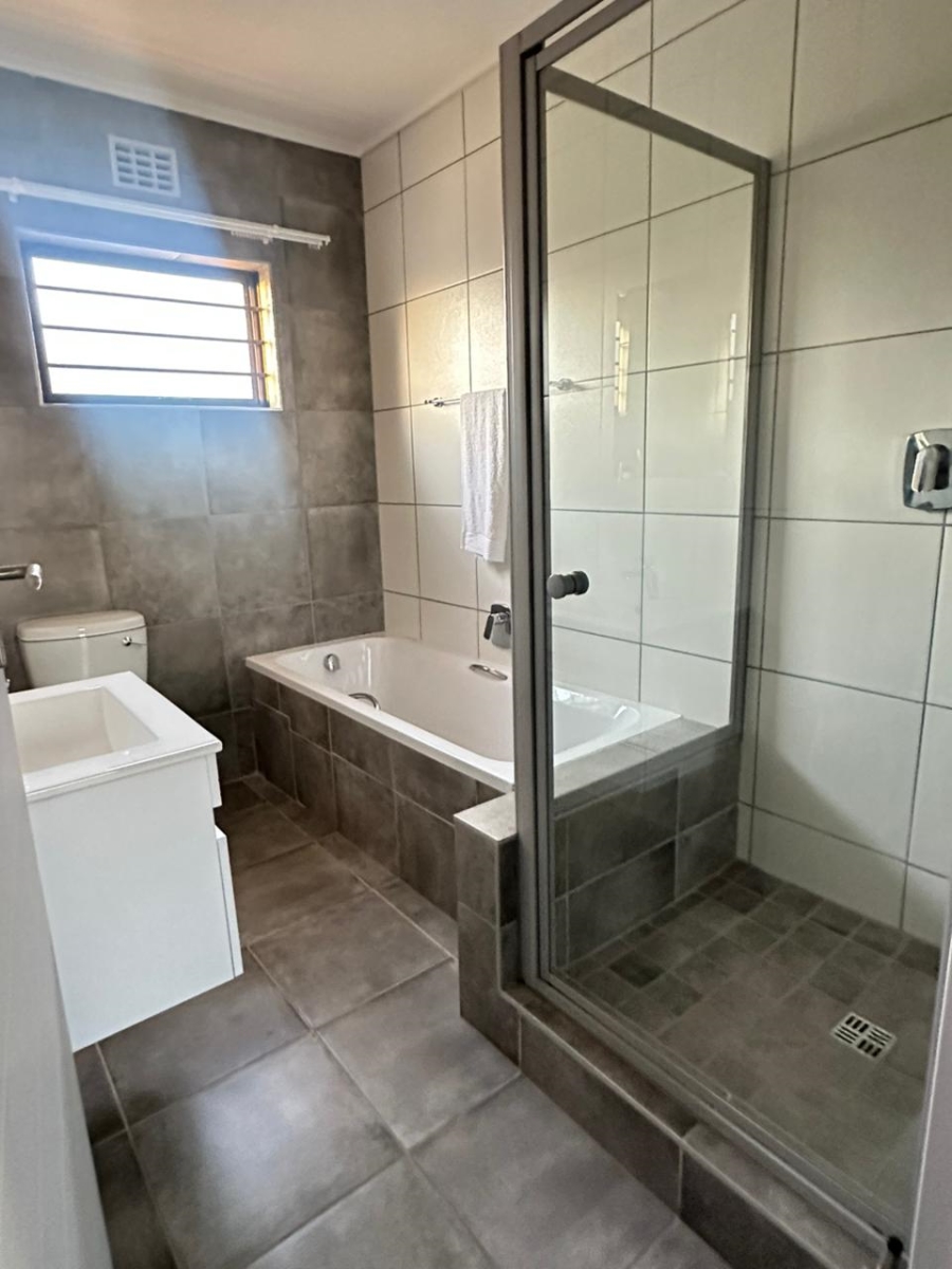 4 Bedroom Property for Sale in Lotus Gardens Gauteng