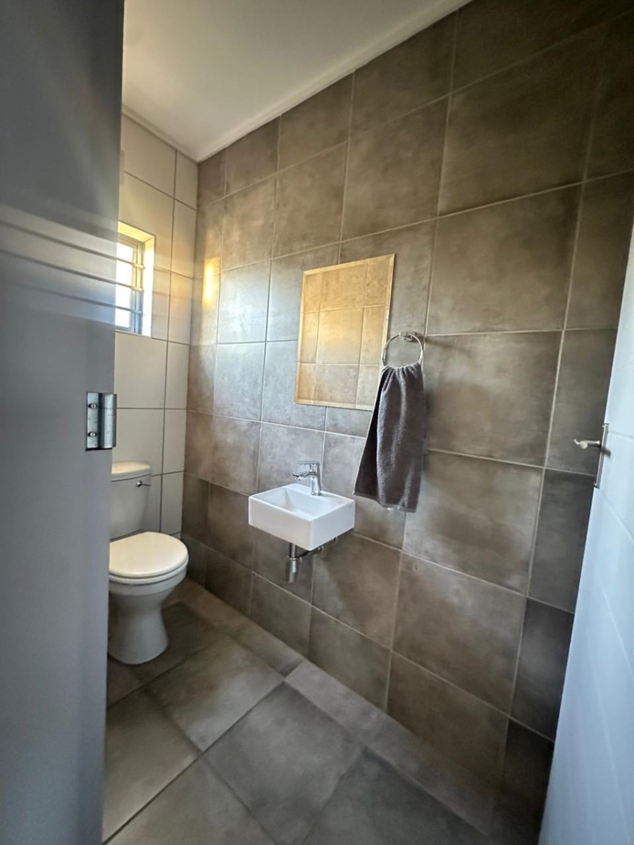 4 Bedroom Property for Sale in Lotus Gardens Gauteng