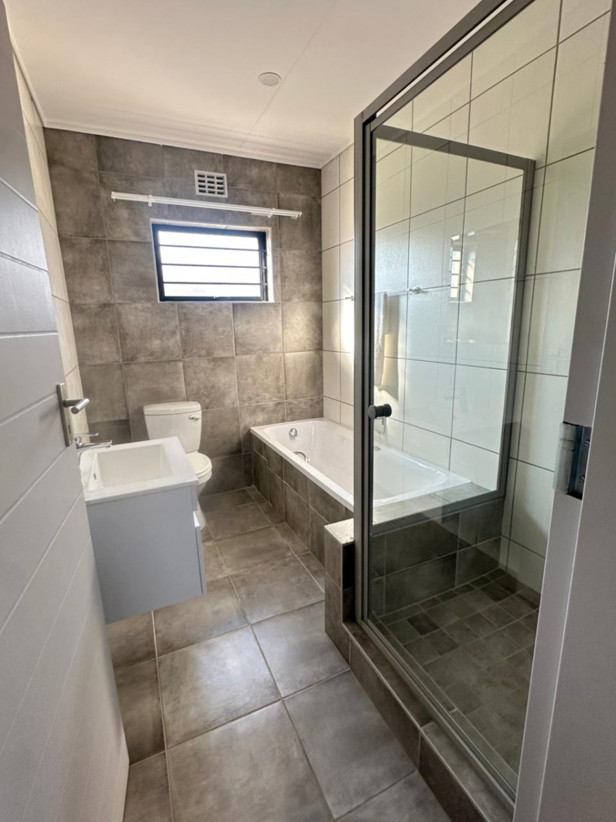 4 Bedroom Property for Sale in Lotus Gardens Gauteng