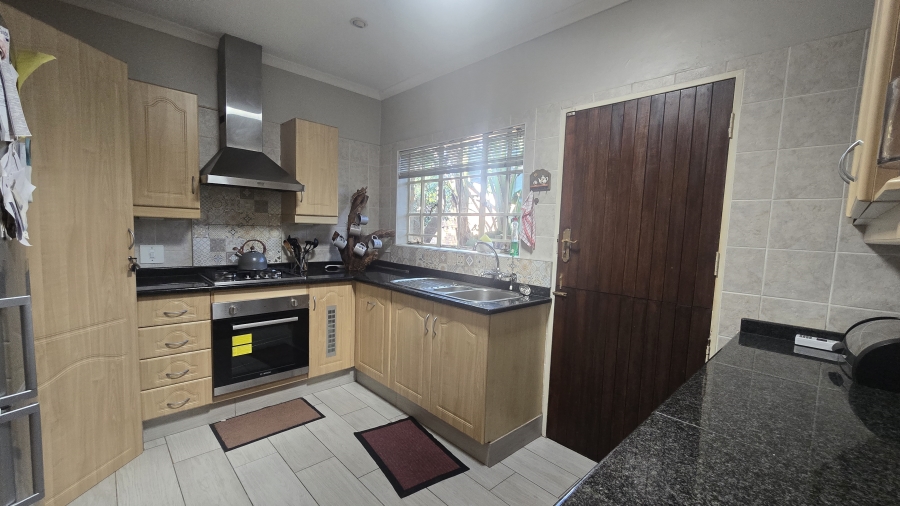 2 Bedroom Property for Sale in Garsfontein Gauteng