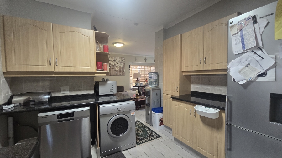 2 Bedroom Property for Sale in Garsfontein Gauteng