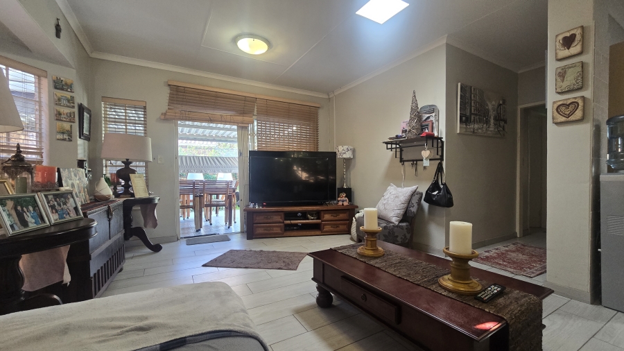 2 Bedroom Property for Sale in Garsfontein Gauteng
