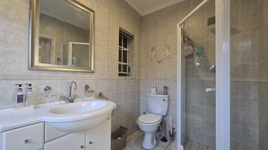 2 Bedroom Property for Sale in Garsfontein Gauteng
