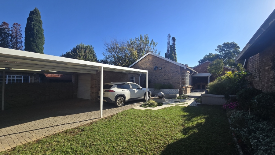 2 Bedroom Property for Sale in Garsfontein Gauteng
