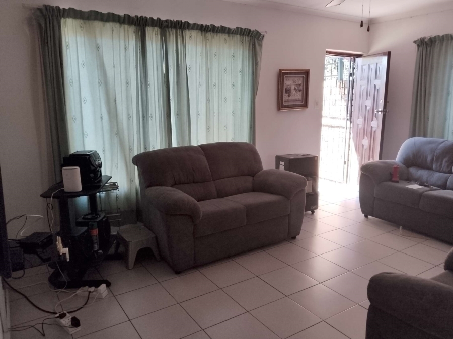 3 Bedroom Property for Sale in Mountain View Gauteng