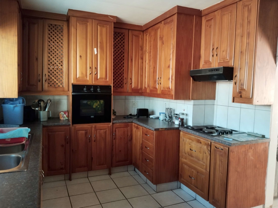 3 Bedroom Property for Sale in Mountain View Gauteng