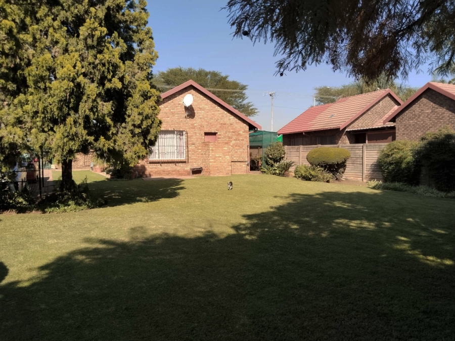 3 Bedroom Property for Sale in Mountain View Gauteng