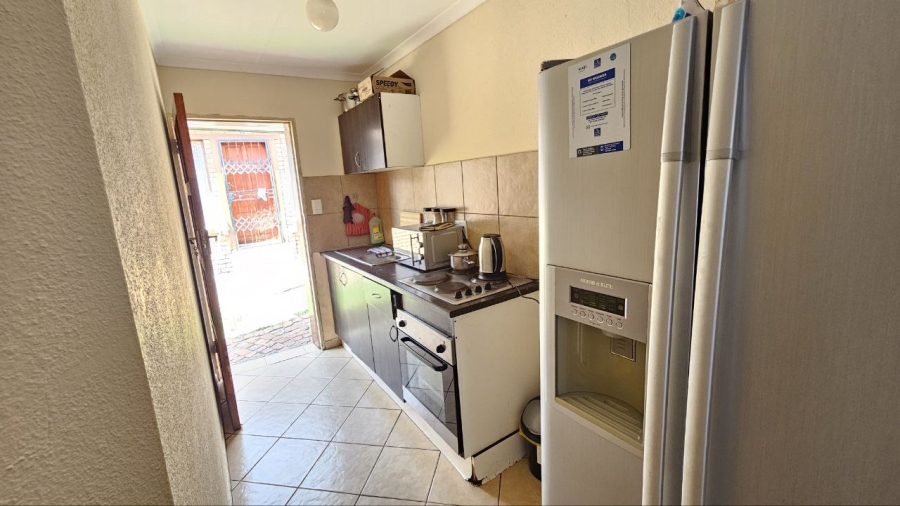 2 Bedroom Property for Sale in Olievenhoutbosch Gauteng