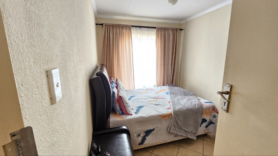 2 Bedroom Property for Sale in Olievenhoutbosch Gauteng