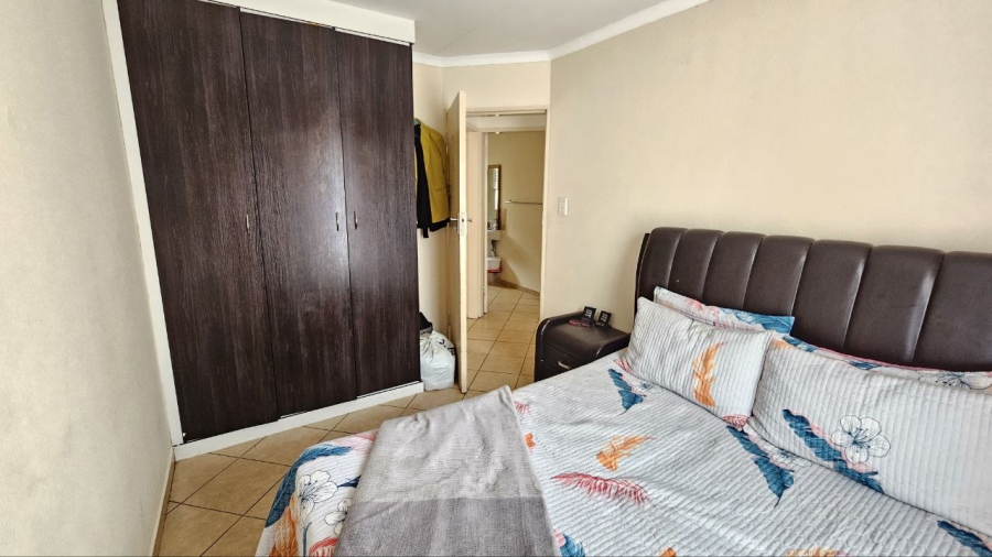 2 Bedroom Property for Sale in Olievenhoutbosch Gauteng