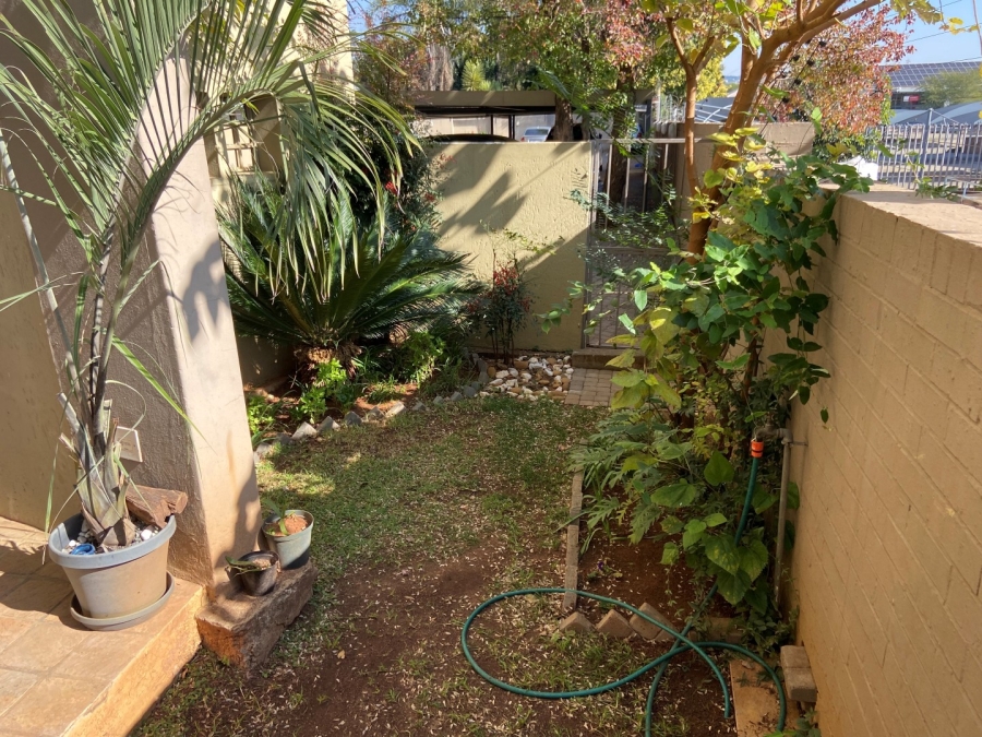 To Let 2 Bedroom Property for Rent in Blackheath Gauteng