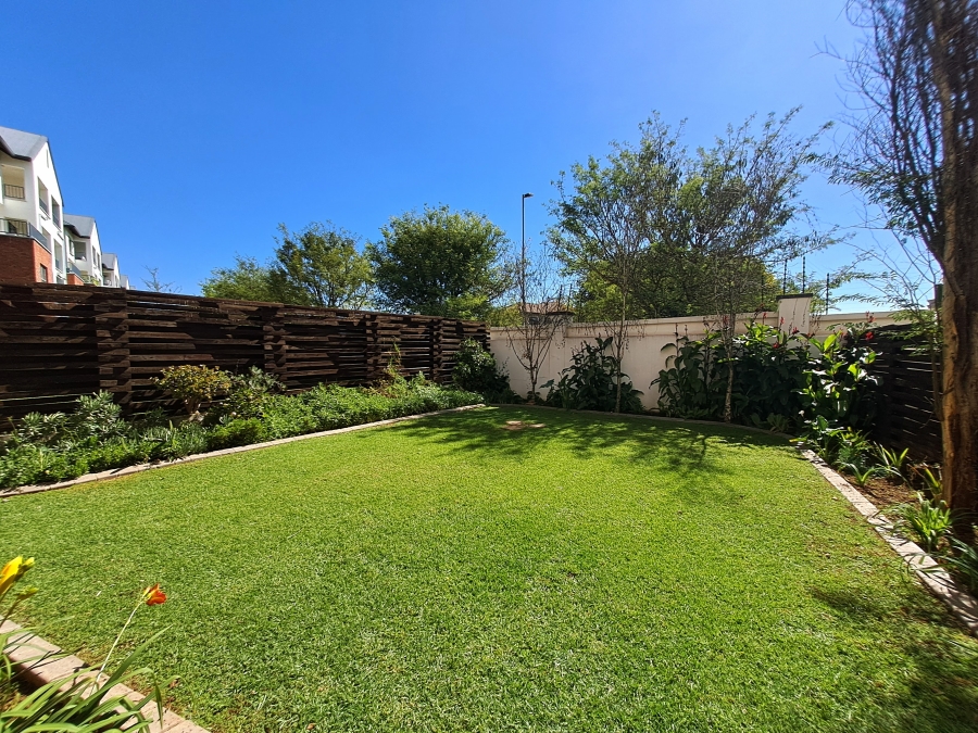3 Bedroom Property for Sale in Greenstone Crest Gauteng