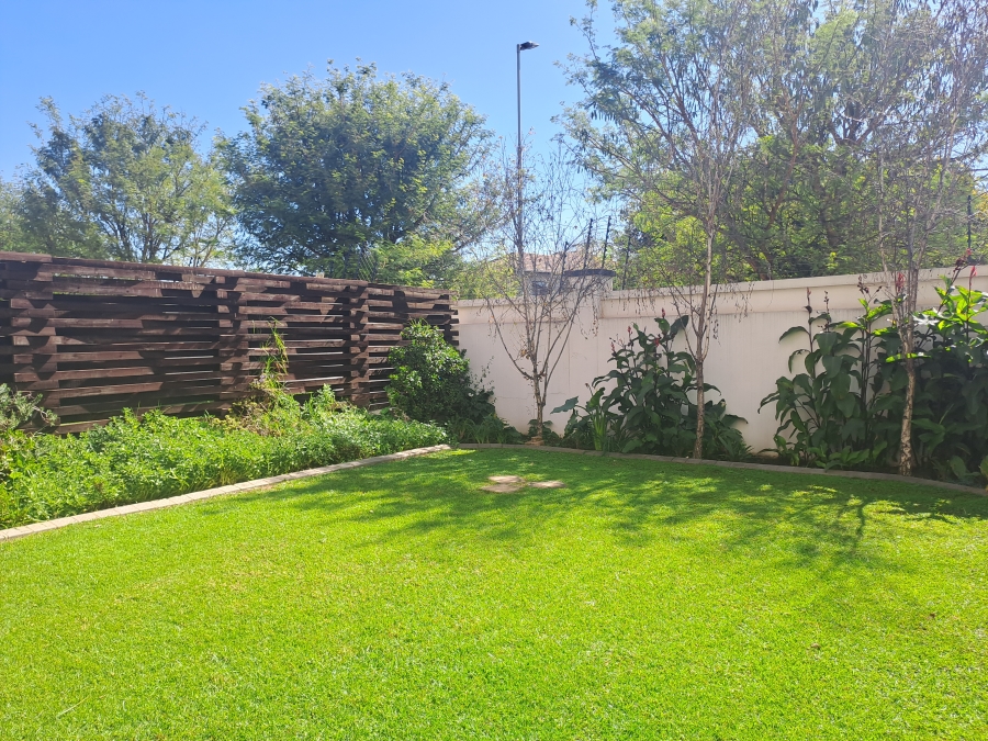 3 Bedroom Property for Sale in Greenstone Crest Gauteng
