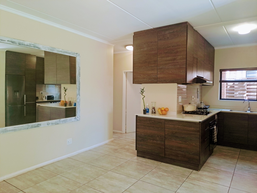 3 Bedroom Property for Sale in Greenstone Crest Gauteng