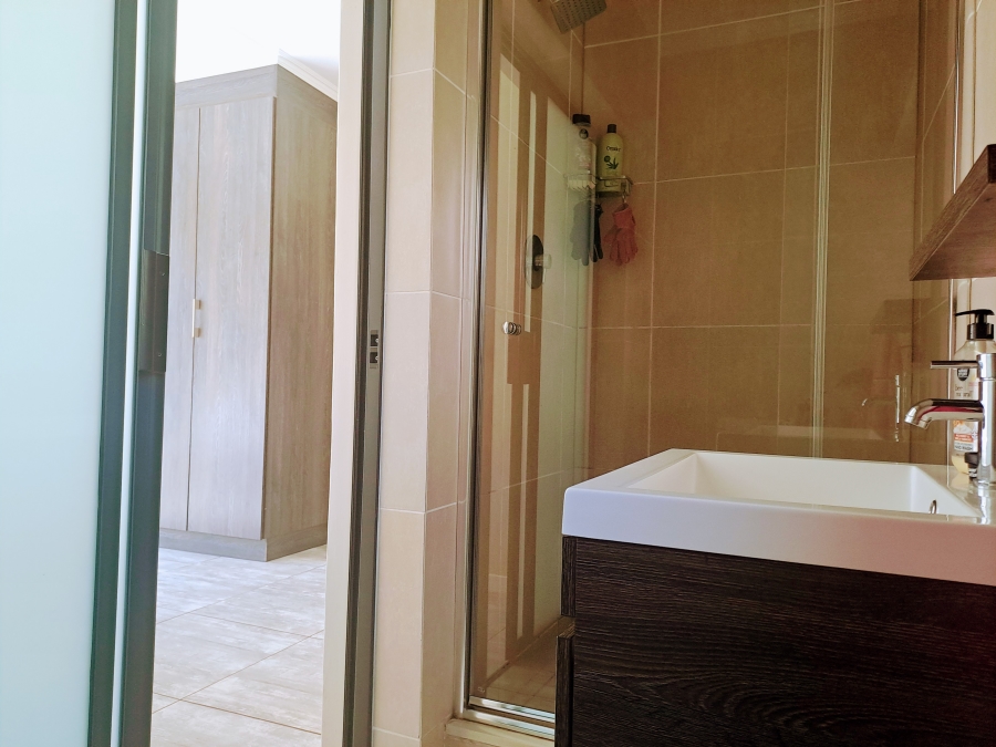 3 Bedroom Property for Sale in Greenstone Crest Gauteng