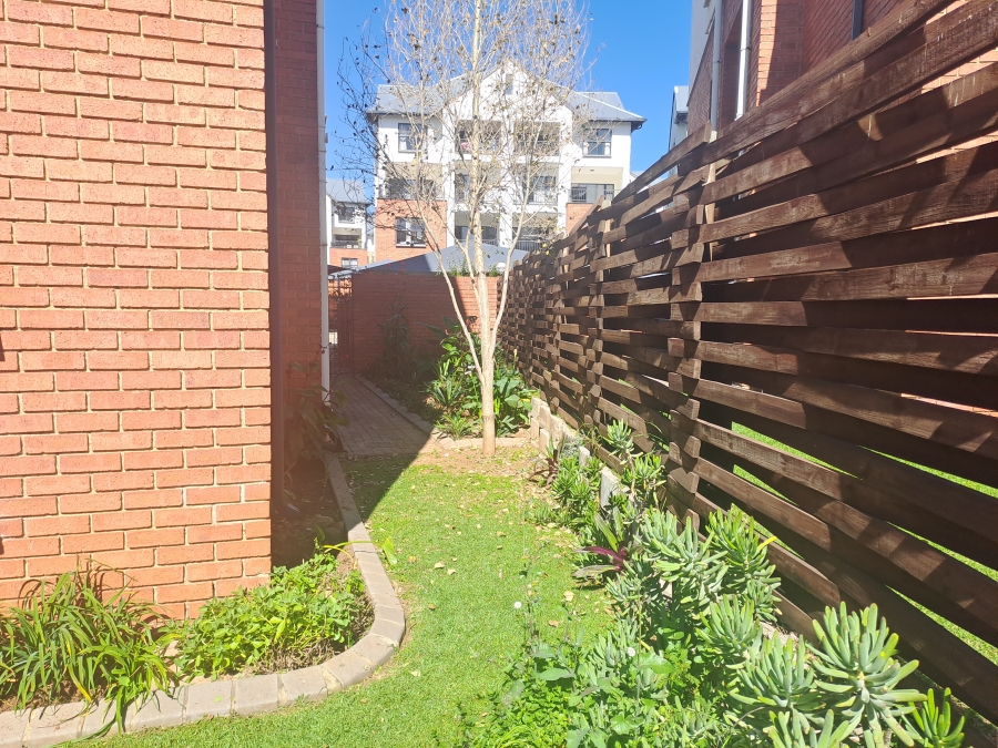 3 Bedroom Property for Sale in Greenstone Crest Gauteng