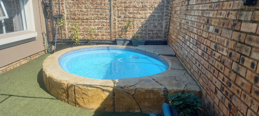 3 Bedroom Property for Sale in New Market Park Gauteng