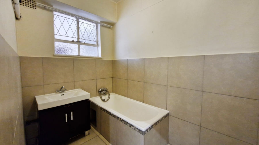 To Let 1 Bedroom Property for Rent in Rosebank Gauteng