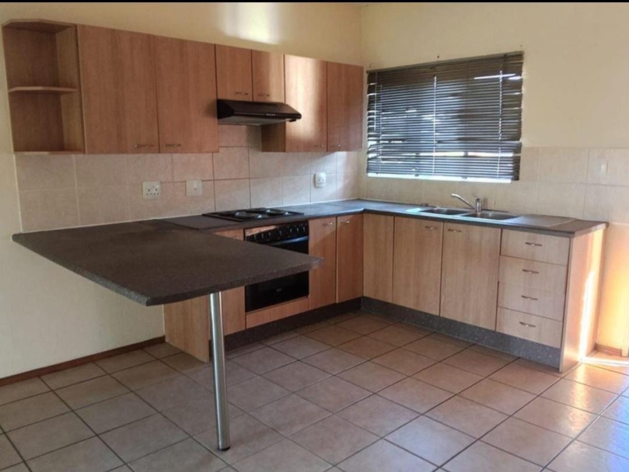 To Let 2 Bedroom Property for Rent in Noordheuwel Gauteng