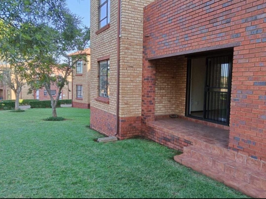 To Let 2 Bedroom Property for Rent in Noordheuwel Gauteng