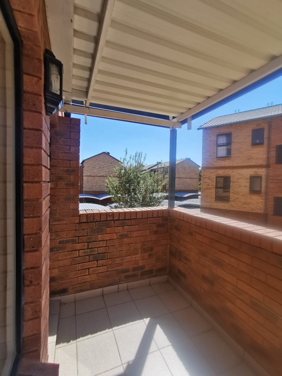 To Let 2 Bedroom Property for Rent in Olympus AH Gauteng