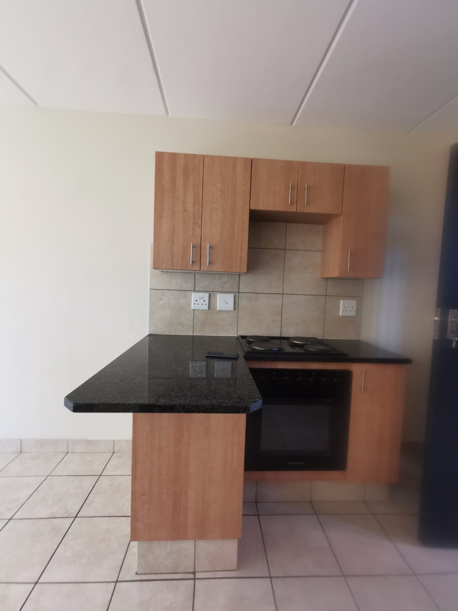 To Let 2 Bedroom Property for Rent in Olympus AH Gauteng